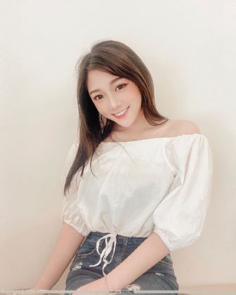 穿越异世界，因为缺钱买装备被哄骗到山村当淫巫女的z23小说