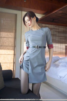 变态女的校园自虐露出小说