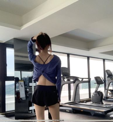我的大奶女友小依小说